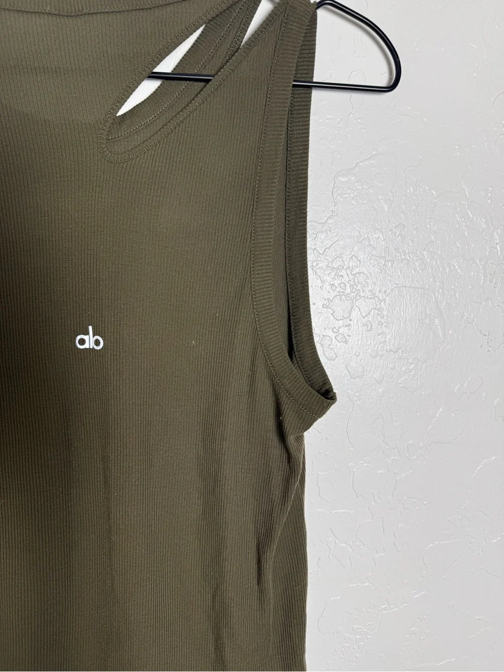 Alo Yoga Dark Cactus Ribbed Peak Tank Top Size XS